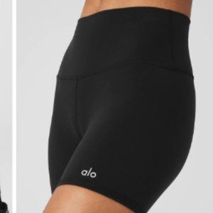 alo HIGH-WAIST BIKER SHORT